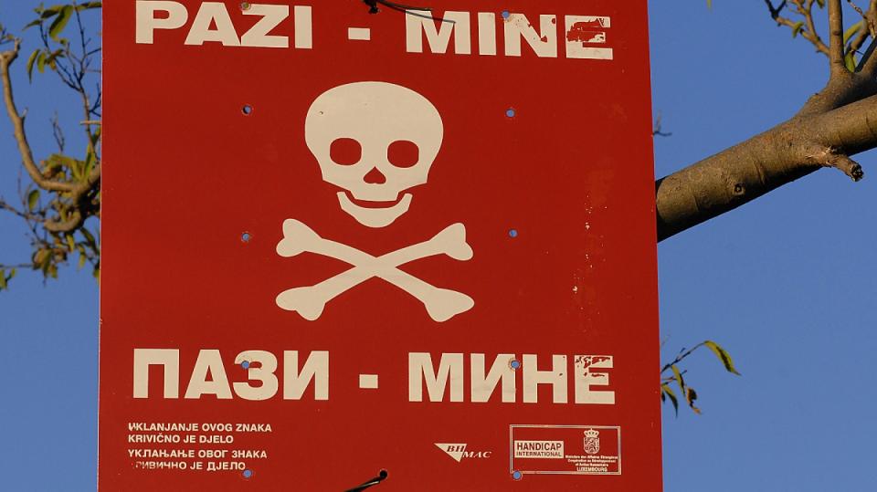 Pozor miny! Dodnes nebezpečné minové pole v Bosně